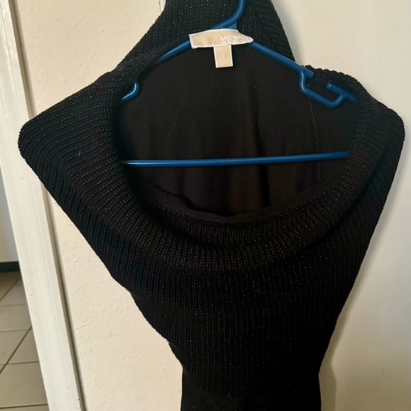 Michael Kors winter sweater - Picture 2 of 7